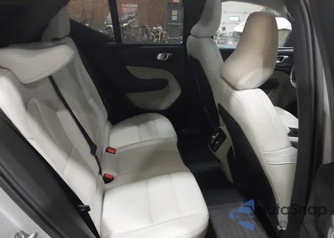 2024 Volvo Xc40 B5 Plus Dark Theme из США, поврежденный, VIN YV4L12UL0R2366601